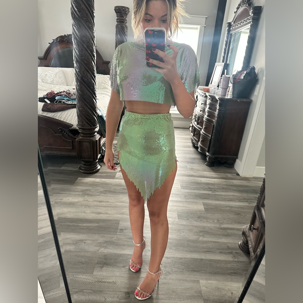 Poster girl Set NWT sana mini skirt & Jana crop top - Picture 3 of 7